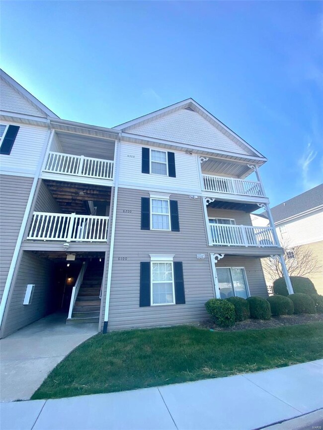 6300 Spring Creek Ln unit 3A, O Fallon, MO 63368 - photo 2