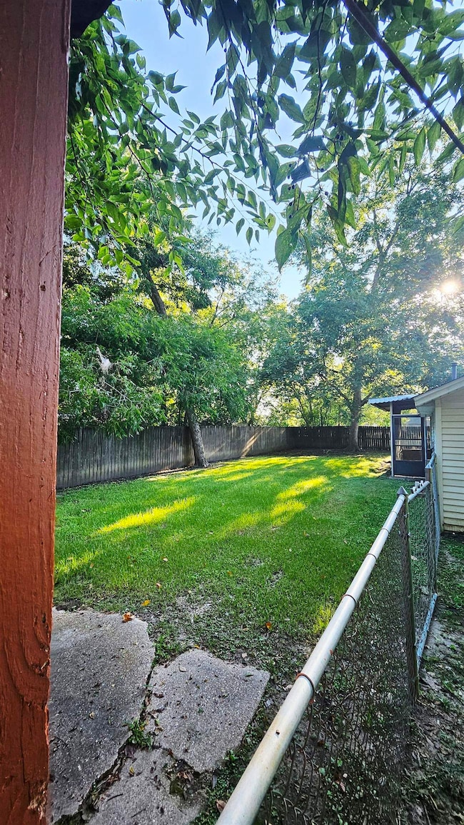 140 W Hooks St, Sour Lake, TX 77659 - photo 5