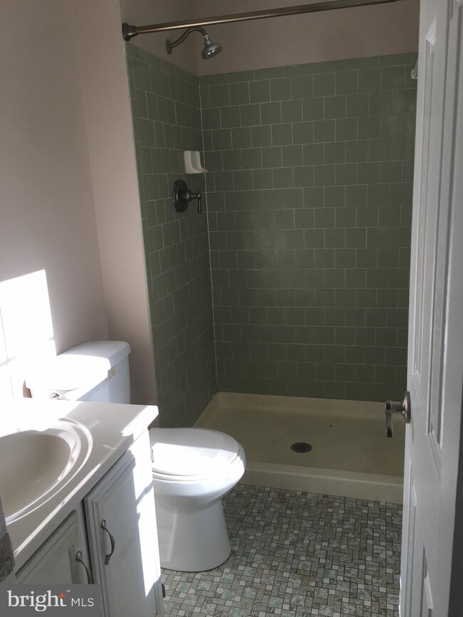 6306 Shannon Ct, Warrenton, VA 20187 - photo 4