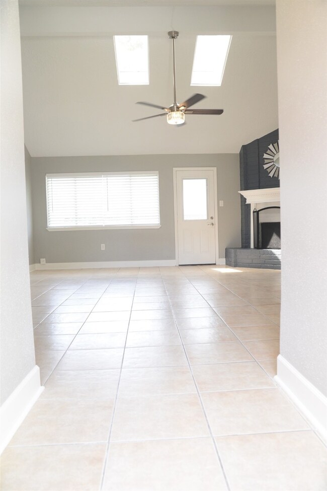 7407 Crystalglen Ln, Houston, TX 77095 - photo 5