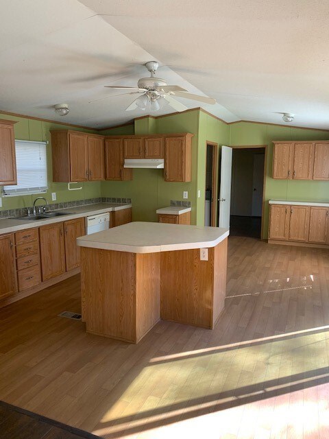 803 W Brenda Ln, Magnolia, TX 77354 - photo 4