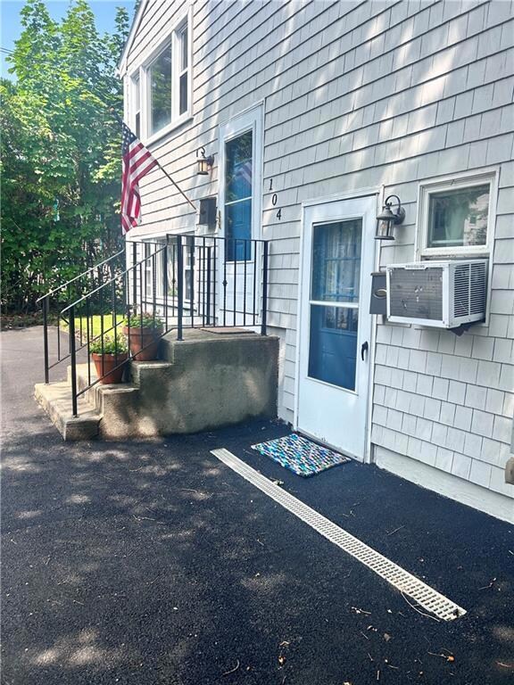 104 Kay St unit 1, Newport, RI 02840 - photo 2