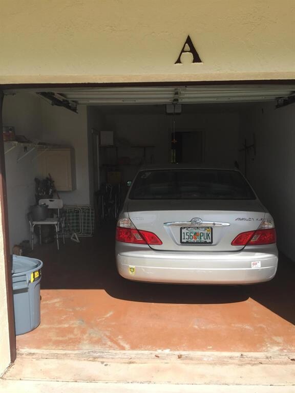 10631 Palm Leaf Garage