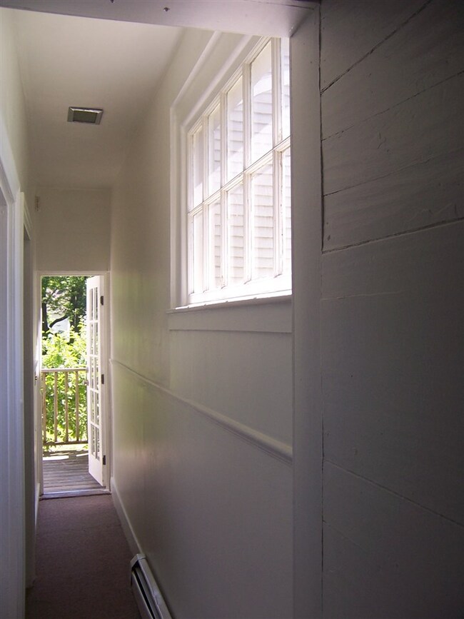 599 Middle St unit 2, Portsmouth, NH 03801 - photo 6