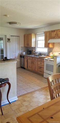 213 Mapleleaf Rd, Statesville, NC 28625 - photo 3