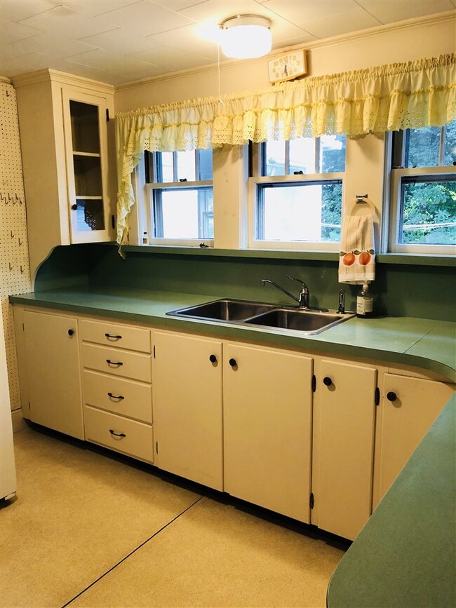 85 River St, Conway, NH 03818 - photo 6