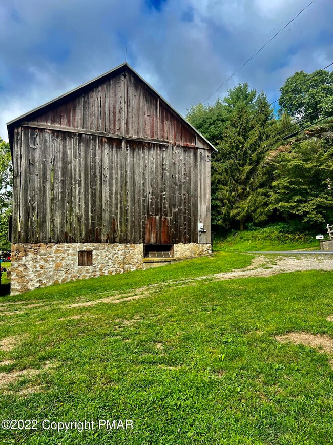 4045 Limeport Pike unit 4079, Zionsville, PA 18092 - photo 5