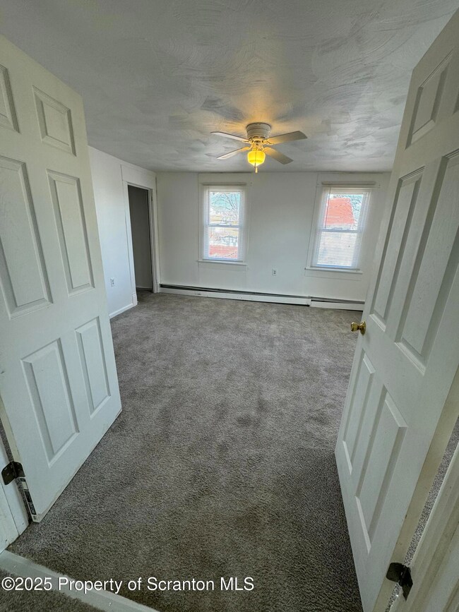 1135 Lloyd St unit 2nd floor, Scranton, PA 18508 - photo 6