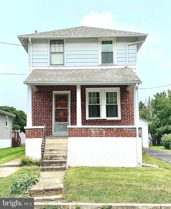 201 Wilson Ave, Reading, PA 19606 - photo 2