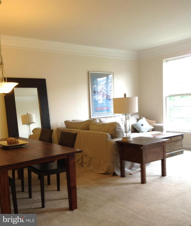 13094 Park Crescent Cir, Herndon, VA 20171 - photo 5