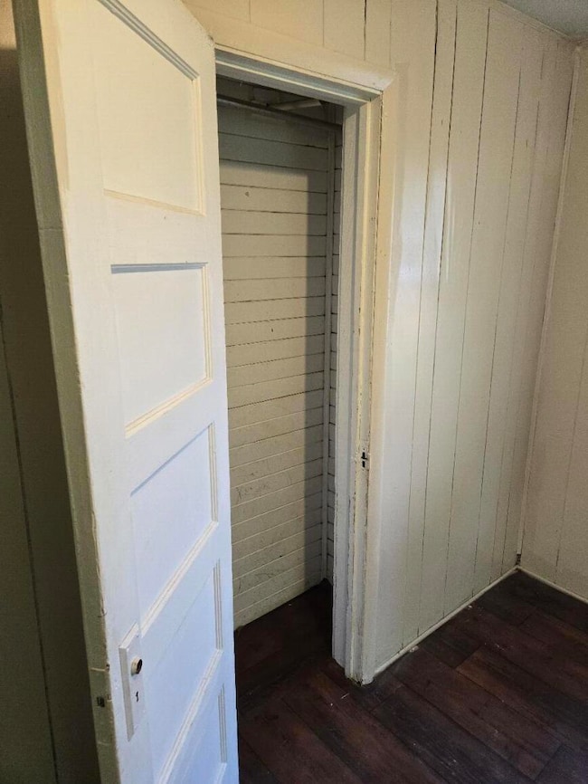 bed closet 1