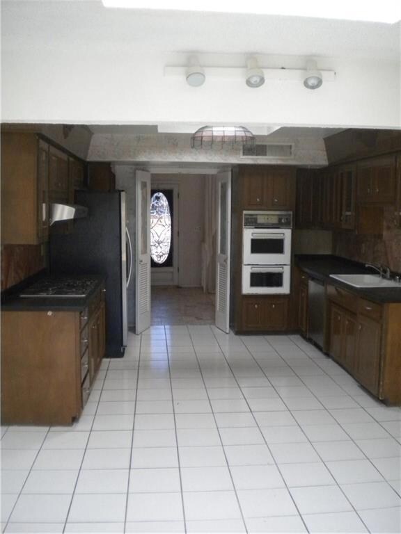 10905 Vista Del Sol Dr, El Paso, TX 79935 - photo 3