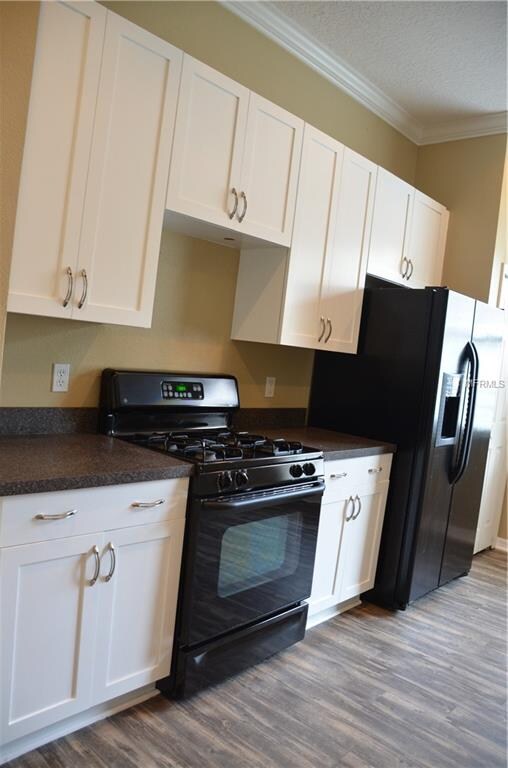 Kitchen w/ 42 Inch Shaker Cabinets, Stainless Stee