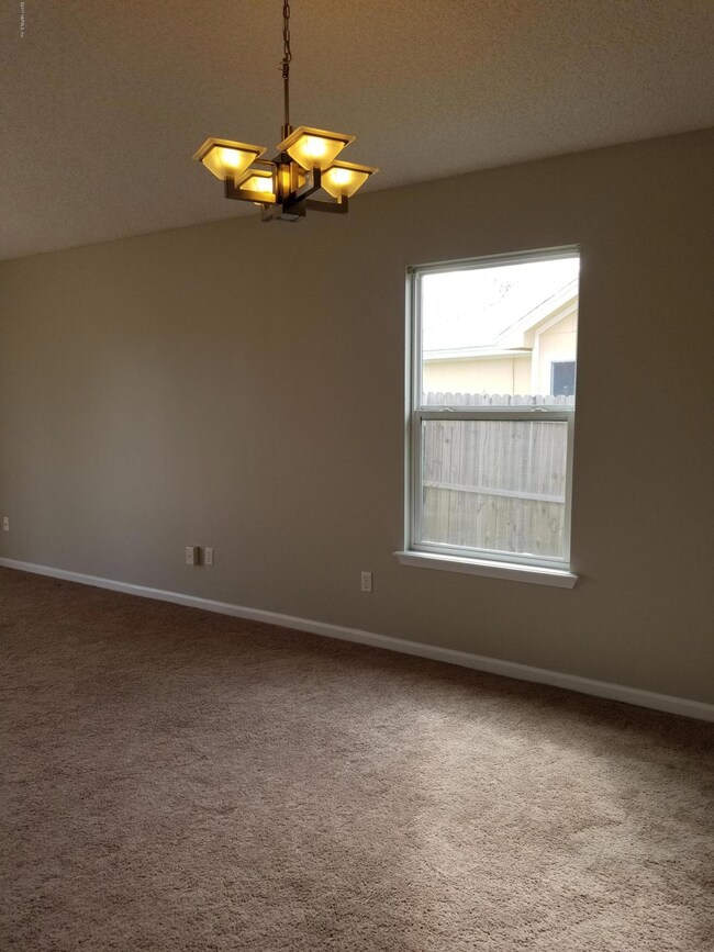2421 Townsquare Dr, Jacksonville, FL 32216 - photo 7