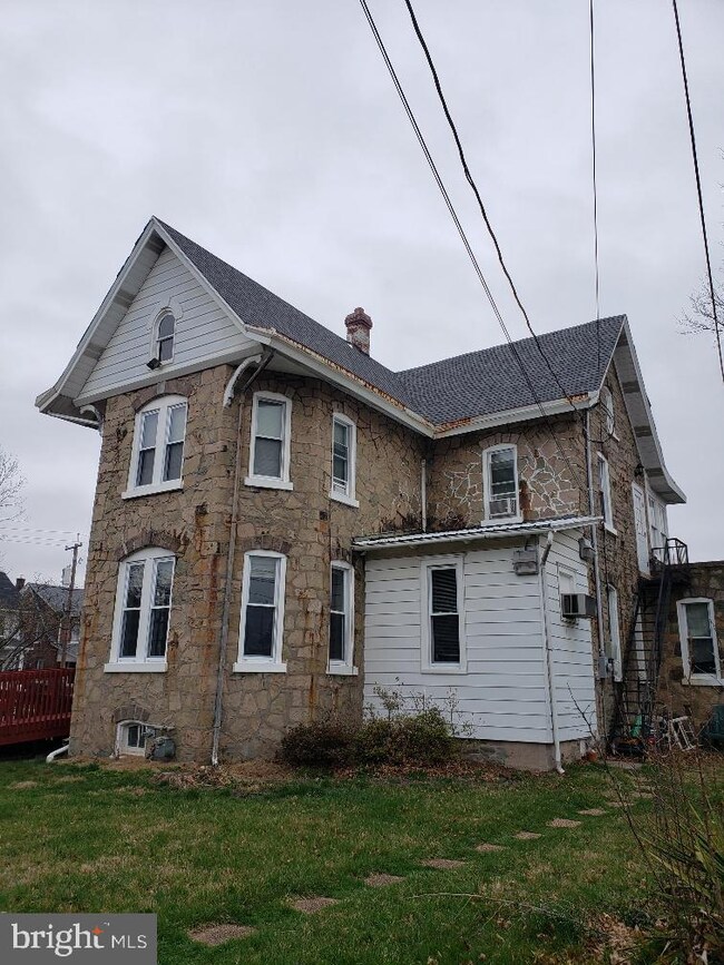 241 Juniper St, Quakertown, PA 18951 - photo 6