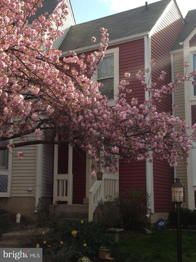 11943 Hollowwind Ct, Reston, VA 20194 - photo 3