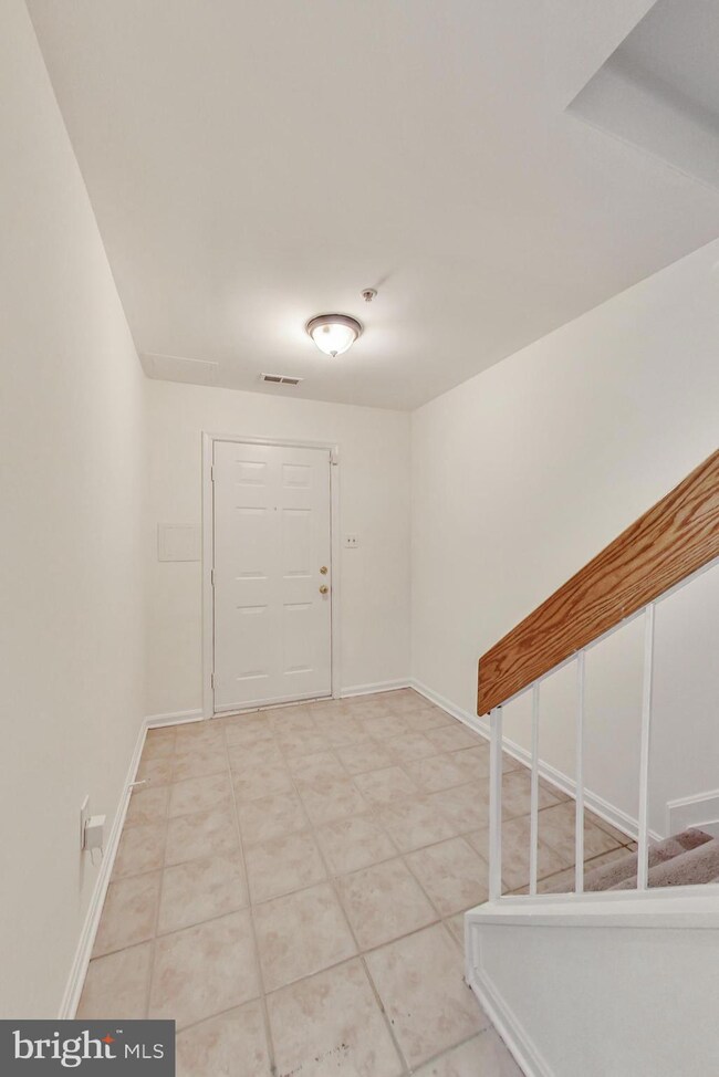 14323 Oxford Dr, Laurel, MD 20707 - photo 5