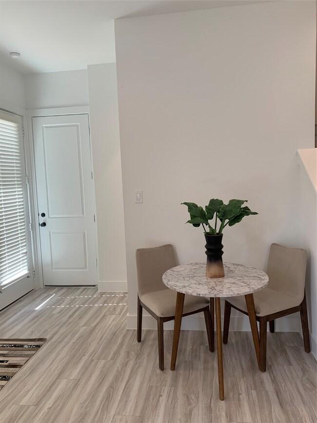 2537 Judiway St, Houston, TX 77018 - photo 4