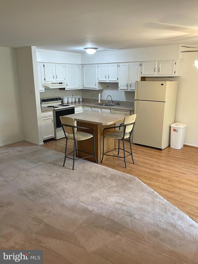 33 Summit Ct unit 236A, Marlton, NJ 08053 - photo 3