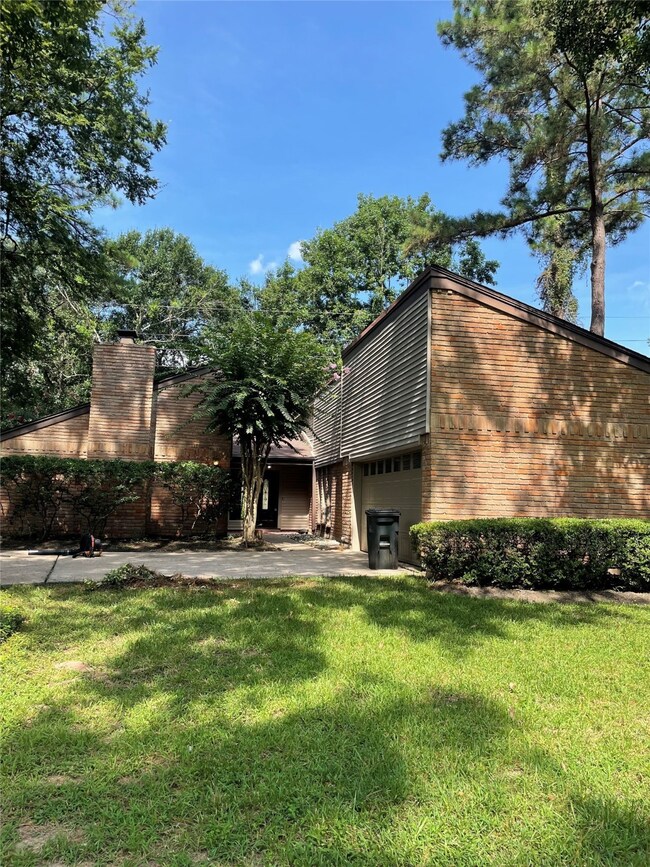 15111 Willow Branch Dr, Houston, TX 77070 - photo 2