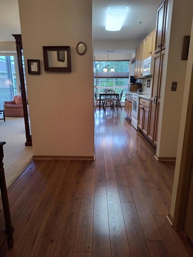 15001 Burnhaven Dr unit 104, Burnsville, MN 55306 - photo 6