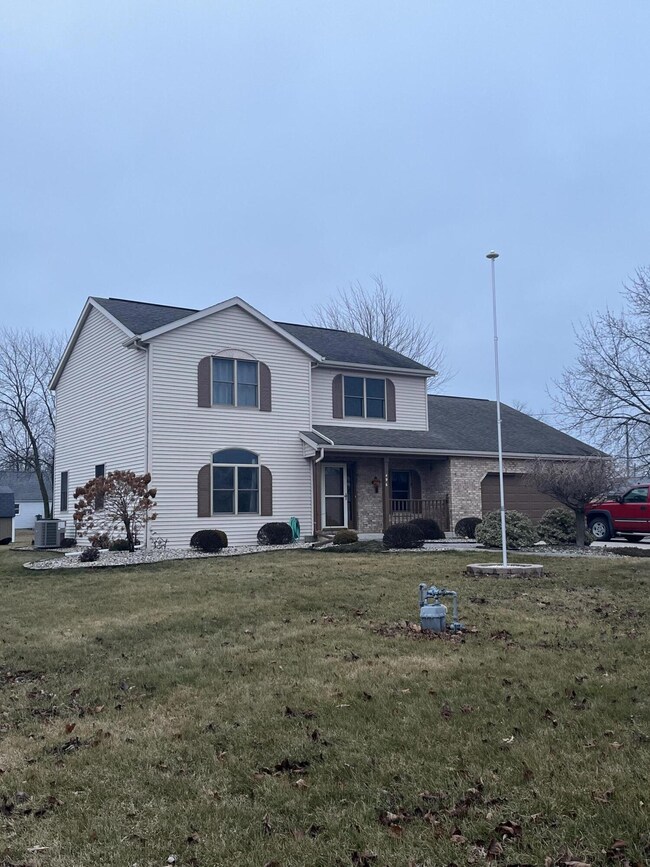 496 Scott St, Saint Marys, OH 45885 - photo 3