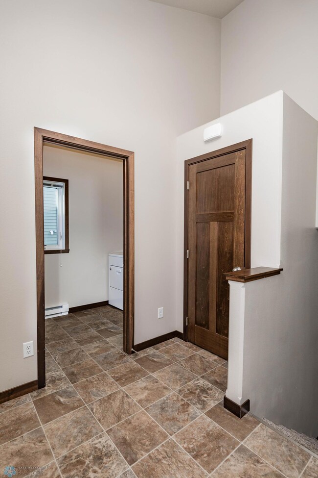 332730(2of40).jpg