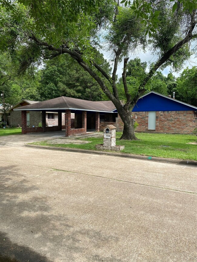 2134 Mosher Ln, Houston, TX 77088 - photo 2