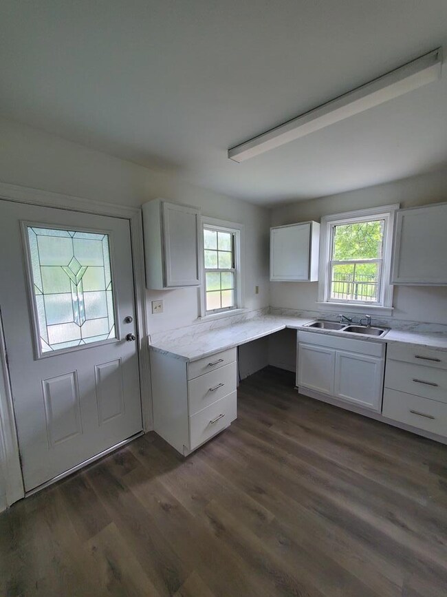 908 N Jackson St, Albany, GA 31701 - photo 5