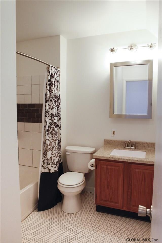 252 Hudson Ave unit B, Albany, NY 12210 - photo 3