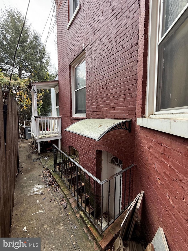 744 Gresham Place NW, Washington, DC 20001 - photo 4