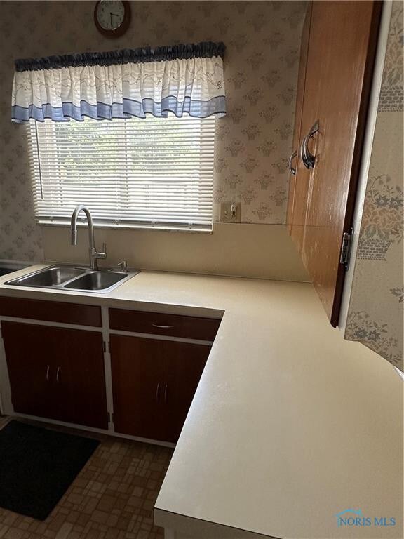 2532 Elsie Ave, Toledo, OH 43613 - photo 6