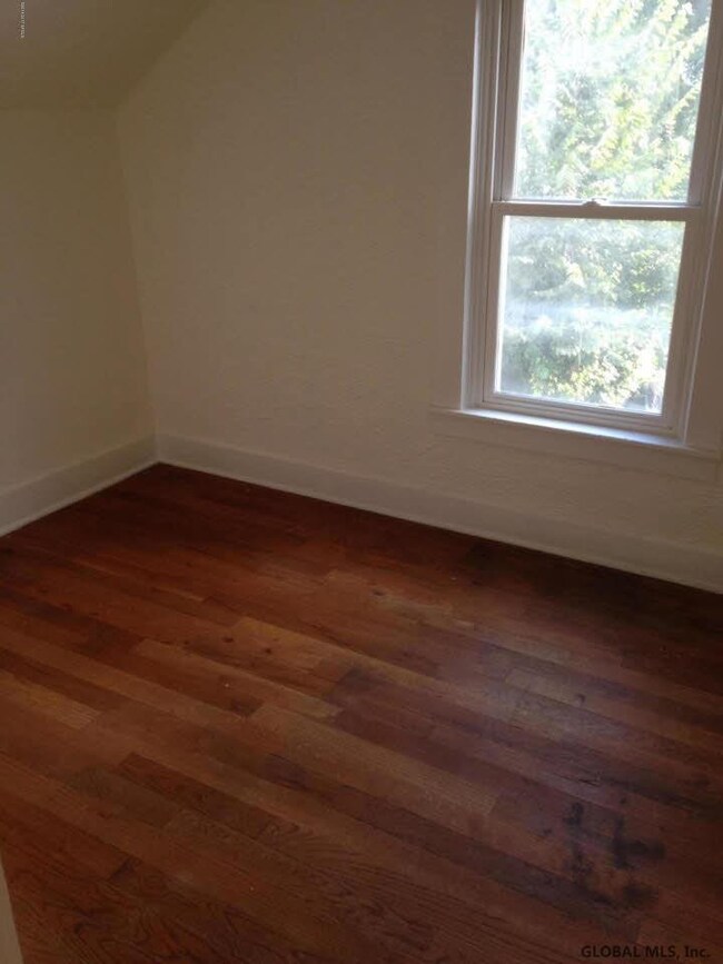 62 Crandall St, Glens Falls, NY 12801 - photo 3