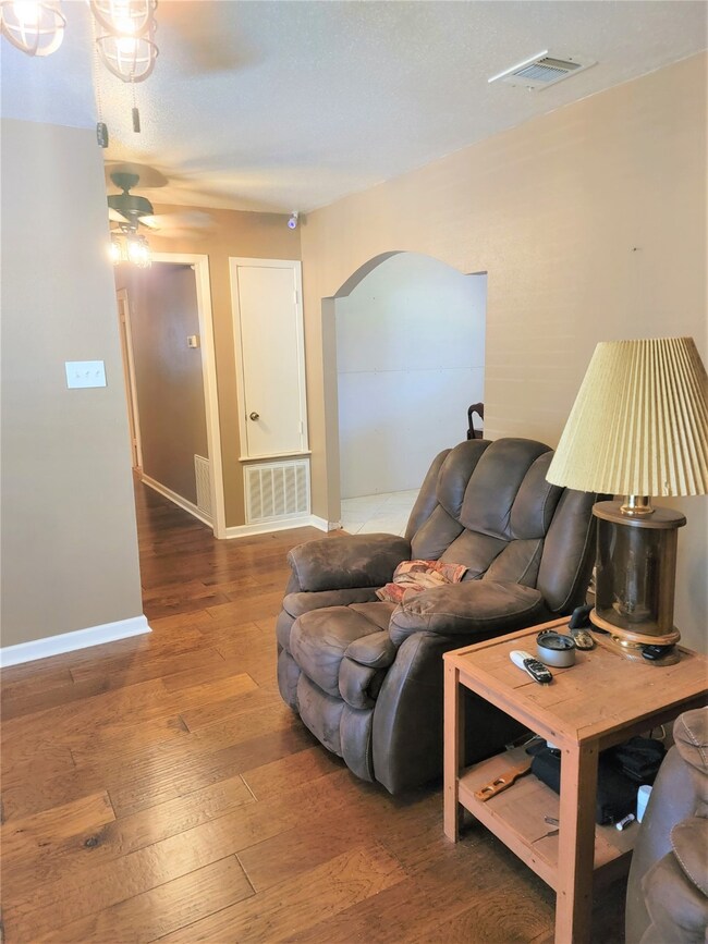 1211 Dellbrook Dr, Houston, TX 77038 - photo 4