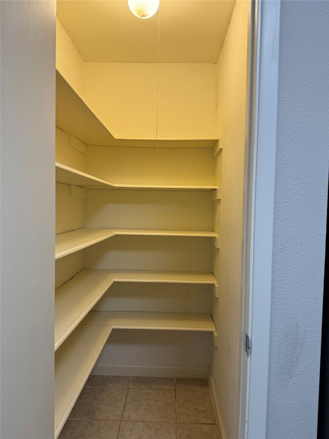 4226 Townes Forest Rd, Friendswood, TX 77546 - photo 6