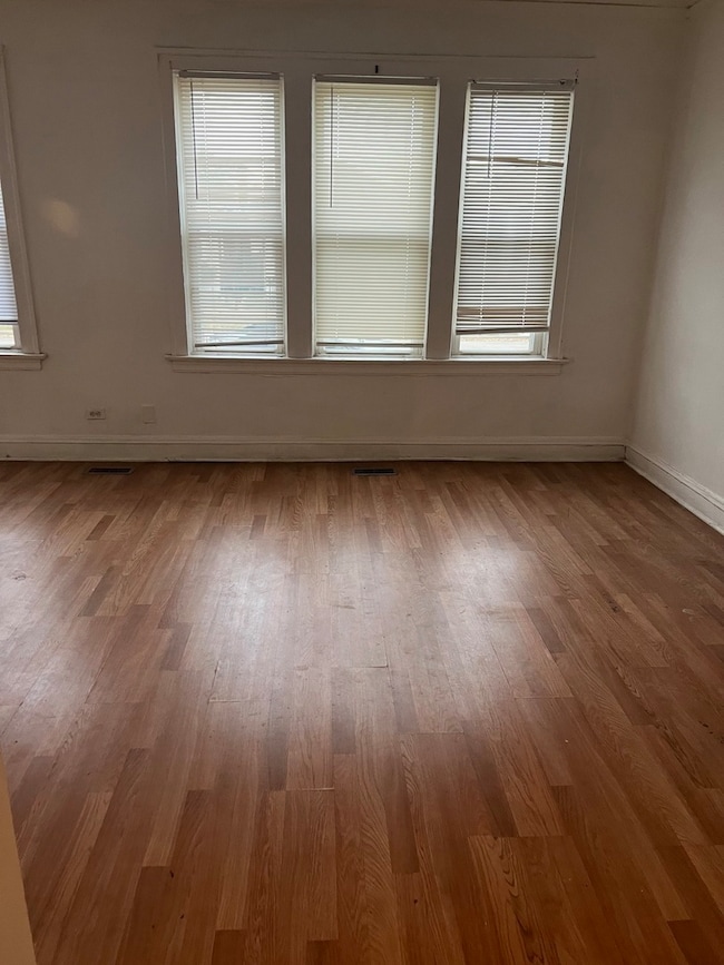 8416 S Euclid Ave, Chicago, IL 60617 - photo 3