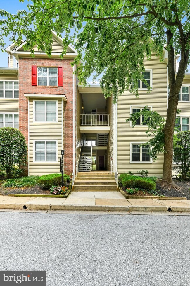 2322 Falls Gable Ln unit O, Baltimore, MD 21209 - photo 2