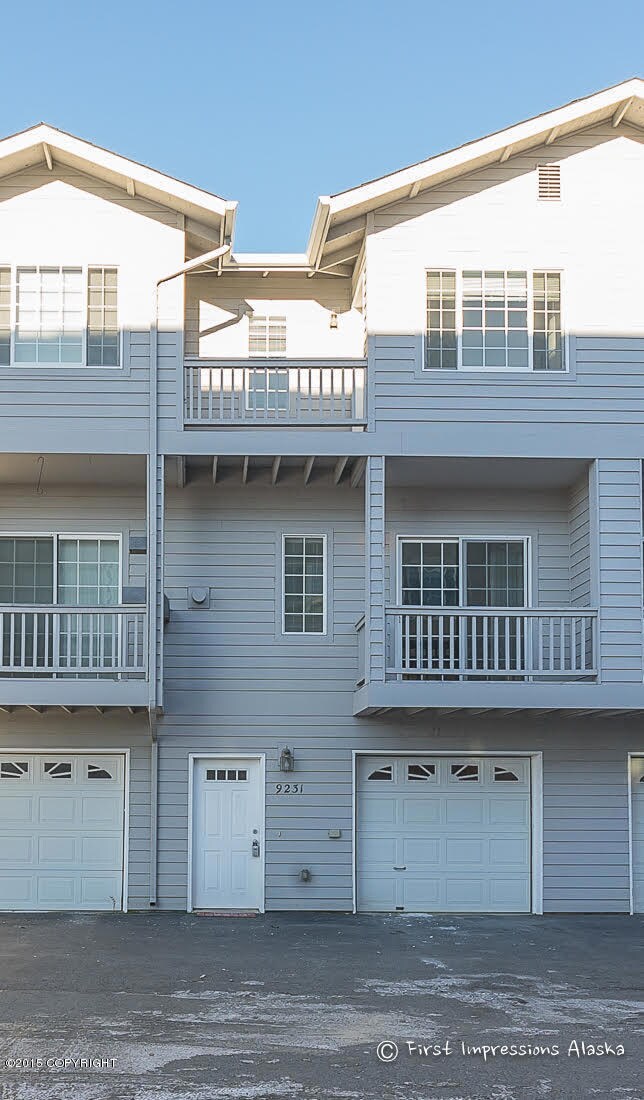 Oversize Garage!