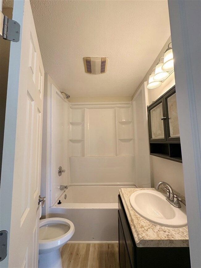 606 W 11th St, Connersville, IN 47331 - photo 7