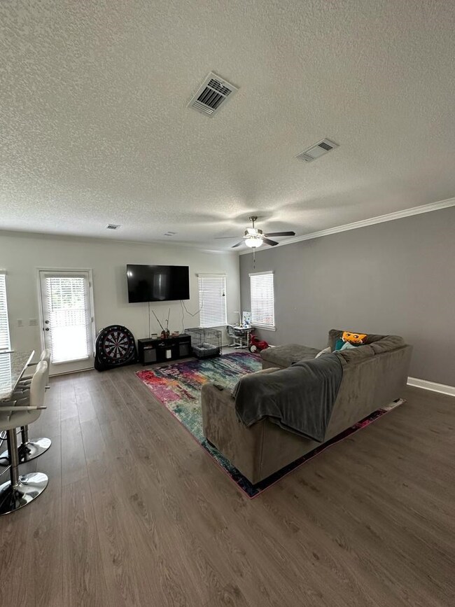 673 Fairview Cir, Hinesville, GA 31313 - photo 4