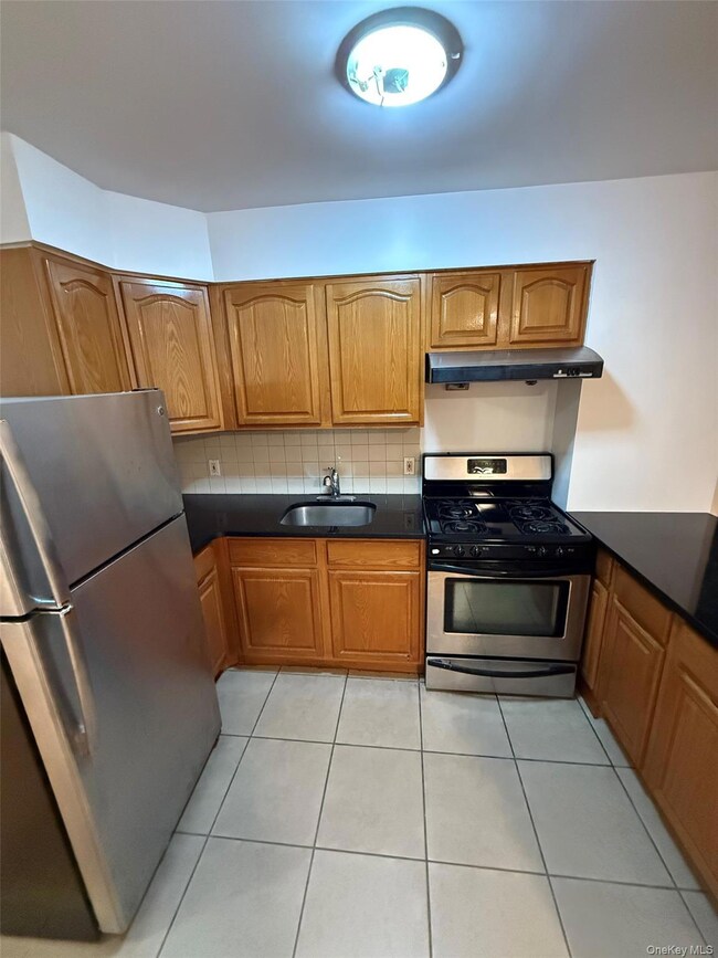 42-11 Parsons Blvd unit 4B, Flushing, NY 11355 - photo 7