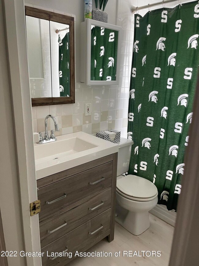 3149 Sablain Parkway Dr, Lansing, MI 48910 - photo 4