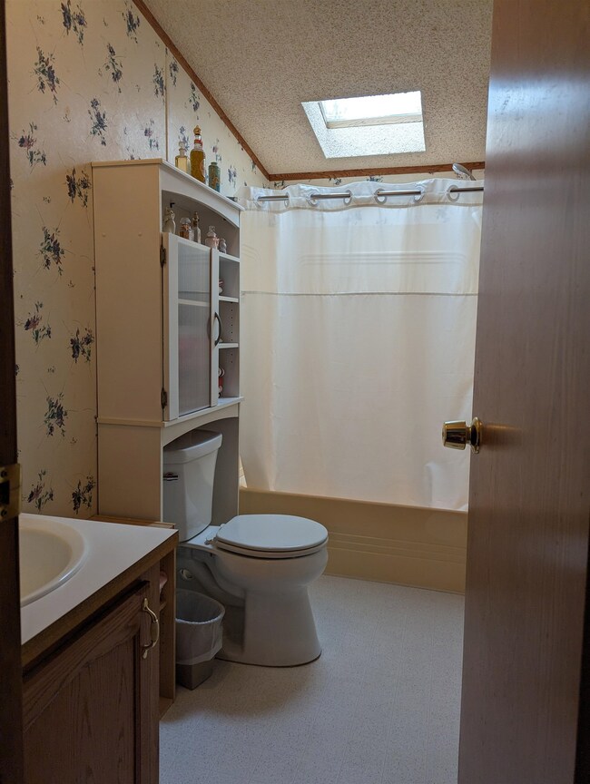 N15454 County Road K unit B22, Galesville, WI 54630 - photo 2