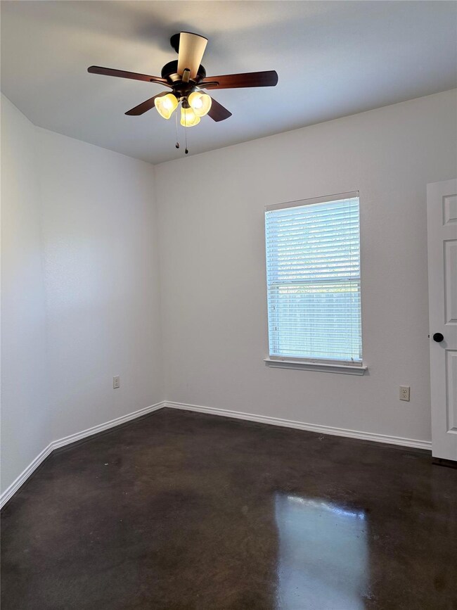 623 Jack Rabbit Ln unit B, Hays, TX 78610 - photo 7