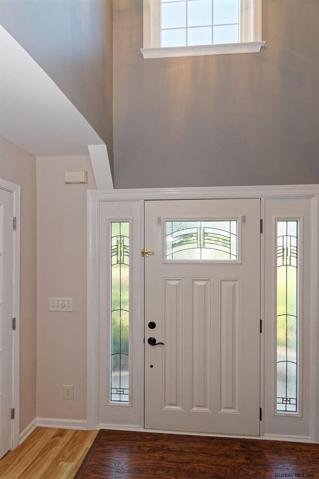 619 Maple Ln, Schenectady, NY 12309 - photo 5