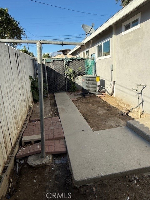 416 W Park St, Ontario, CA 91762 - photo 7