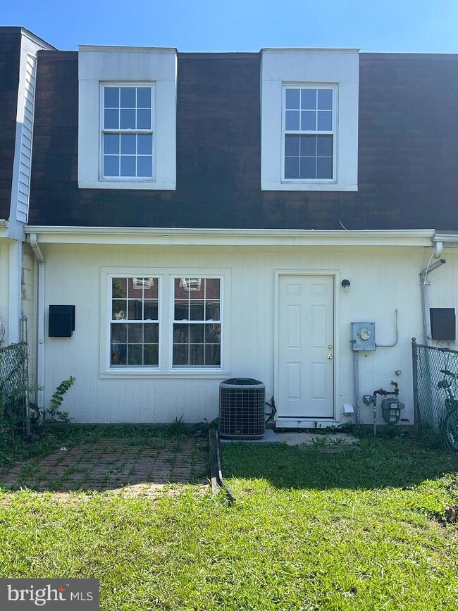 8508 Pioneer Dr, Severn, MD 21144 - photo 2