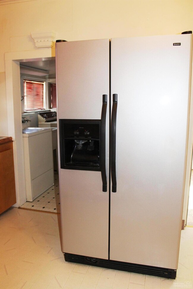 116 SW 3rd St, Redmond, OR 97756 - photo 7