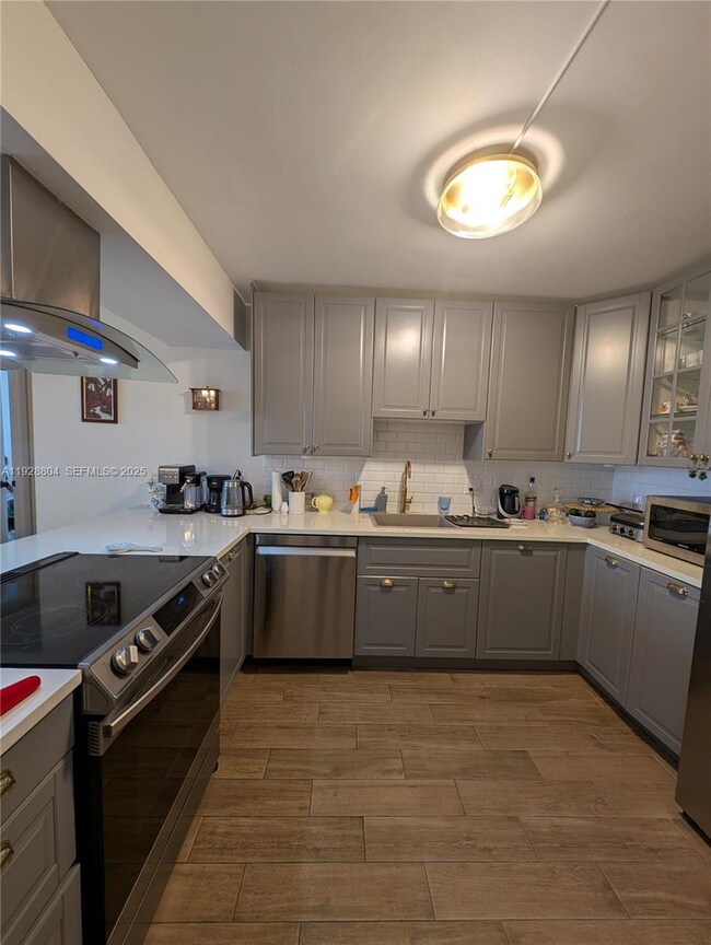 Wilshire Condominium unit 708W, Miami, FL 33179 - photo 5