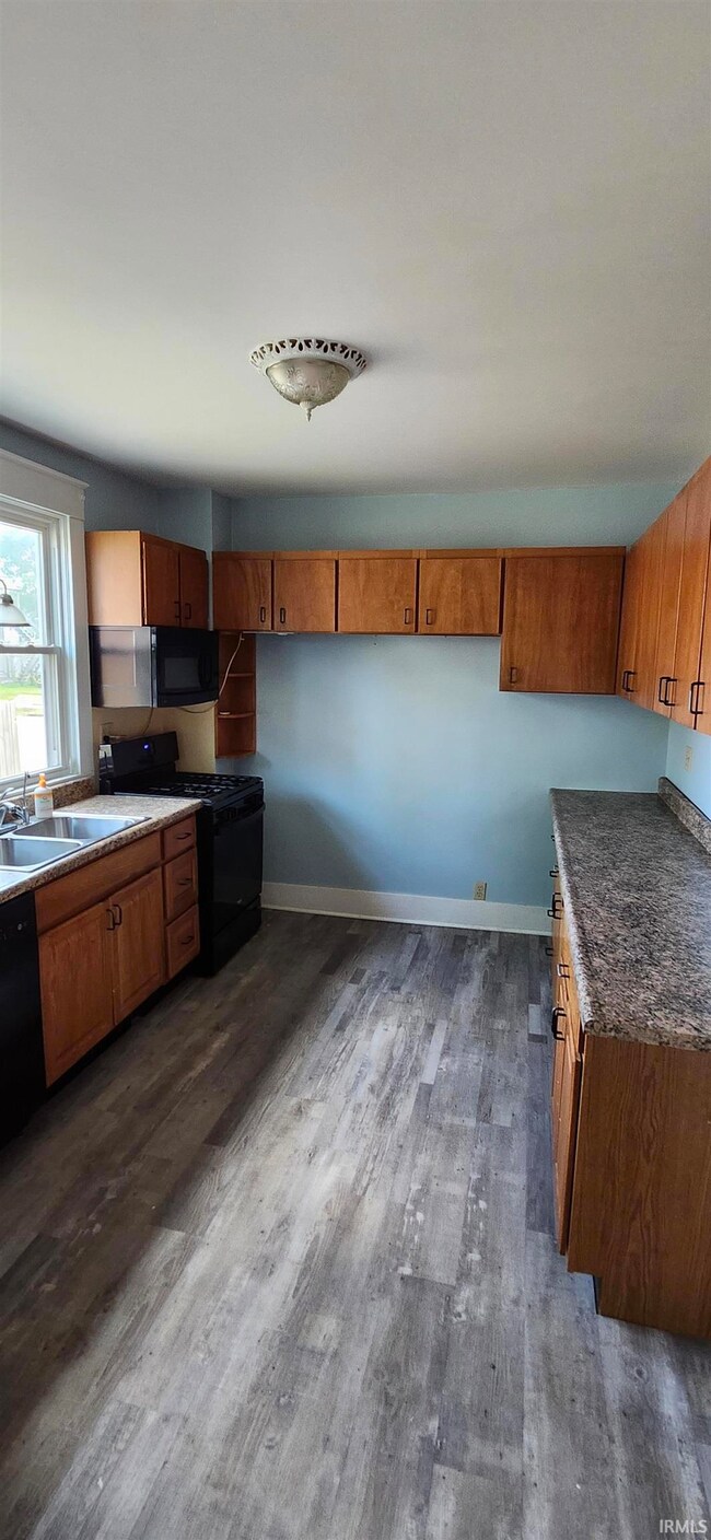 64 S Huntington St, Peru, IN 46970 - photo 4